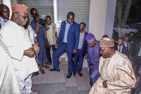 Photos: Gov. Ambode Arrest Traffic Offenders in Lagos